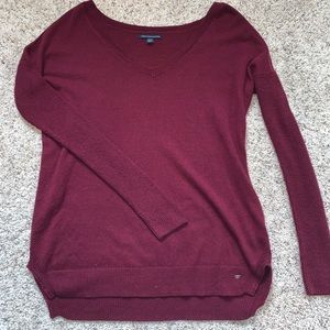 American Eagle maroon sweater